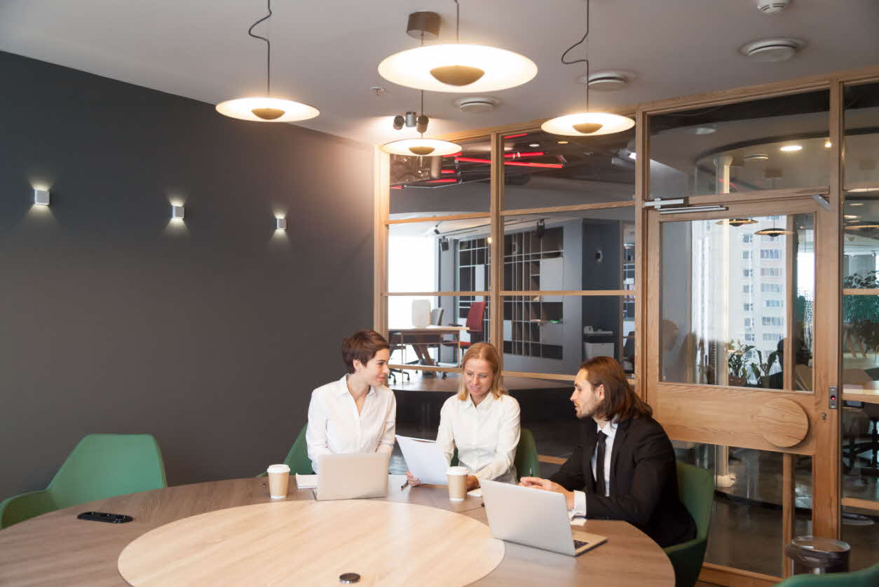 working atmosphere of co-working spaces